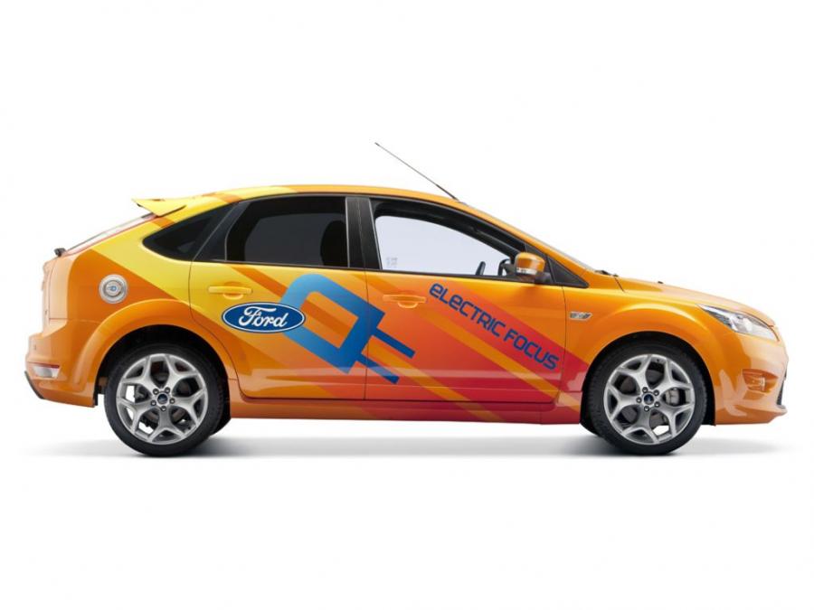  Ford Focus ST BEV Concept 2009 года  (фото 2 из 6)
